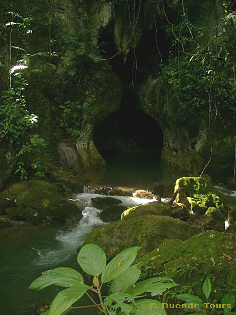 Belize - Ingang grot