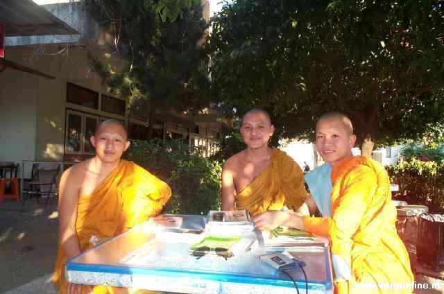 Thailand - Chiang Mai - Three monks